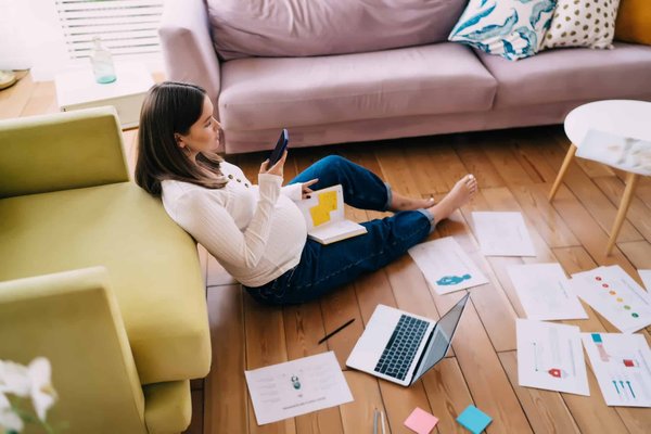 Quels sont les avantages de l'enceinte Bluetooth Bose SoundLink Revolve pour les espaces de travail partagés ?